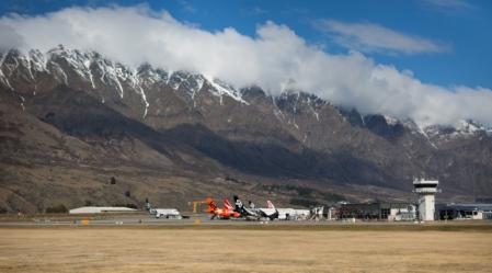 SetWidth700 Planes at Queenstown Airport