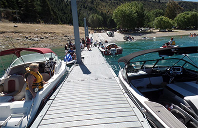 busy boat ramp Wanaka