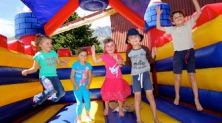 1_kids_on_bouncy_castle.jpg
